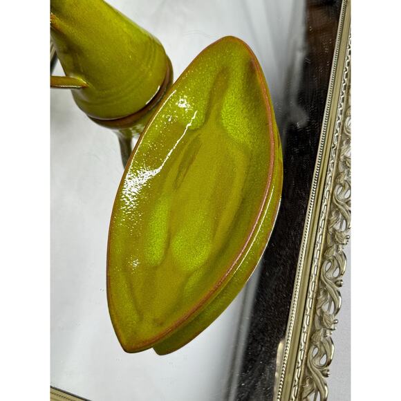Small green terracotta pitcher with a cork to serve raki in the mountains - Picture 3 of 10
